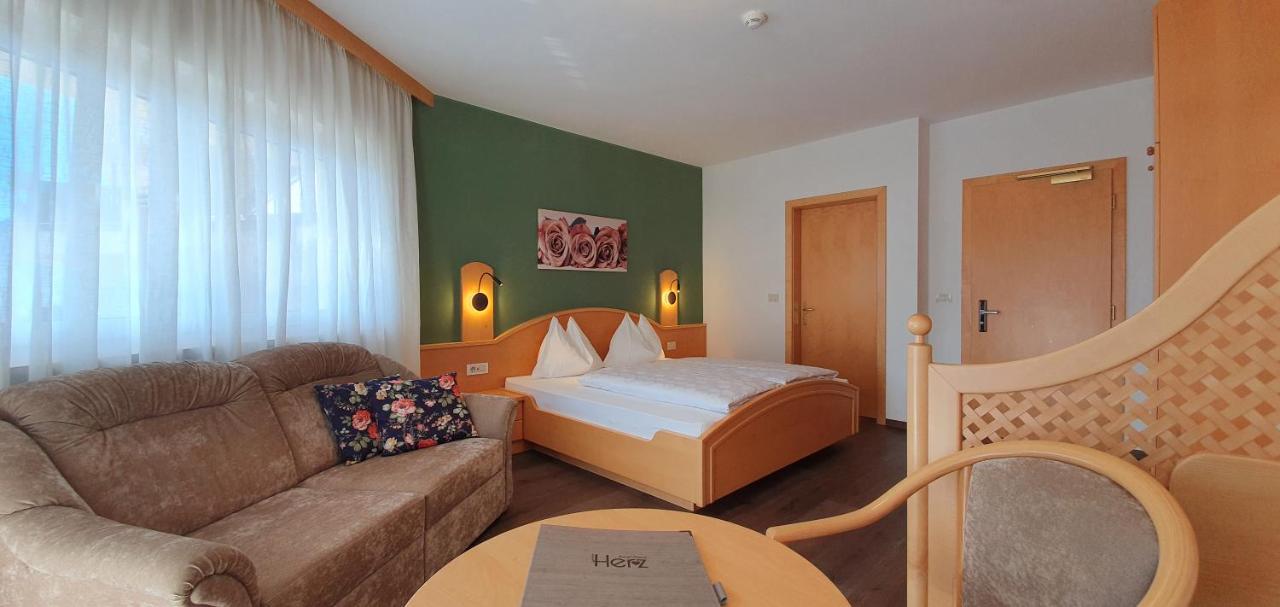 Hotel Garni Herz Tirolo Exterior foto
